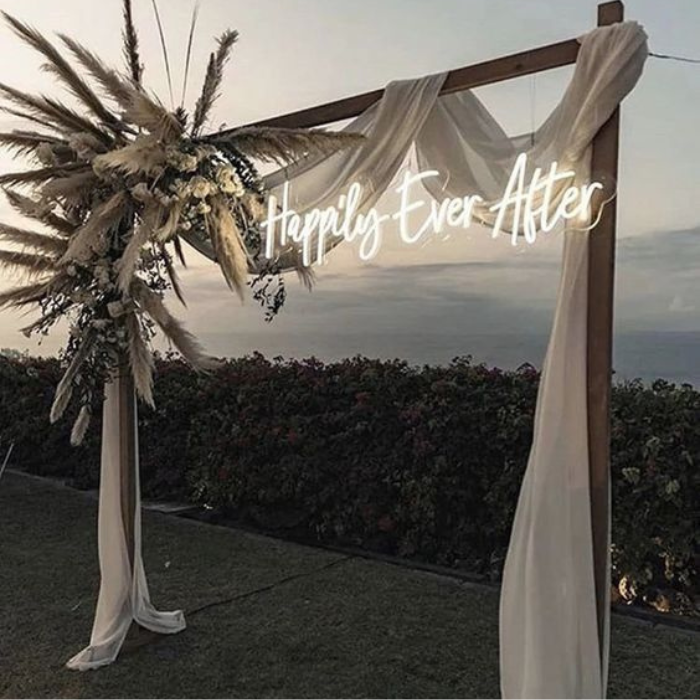 Neonsign 'Happily ever after'