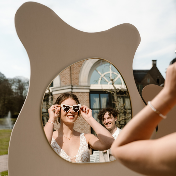 Don't be blinded by our love - sunglass wall